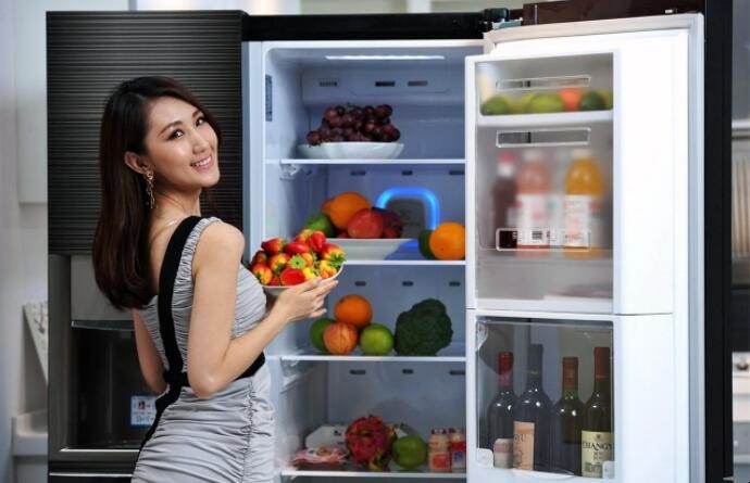 如何清潔冰箱內部