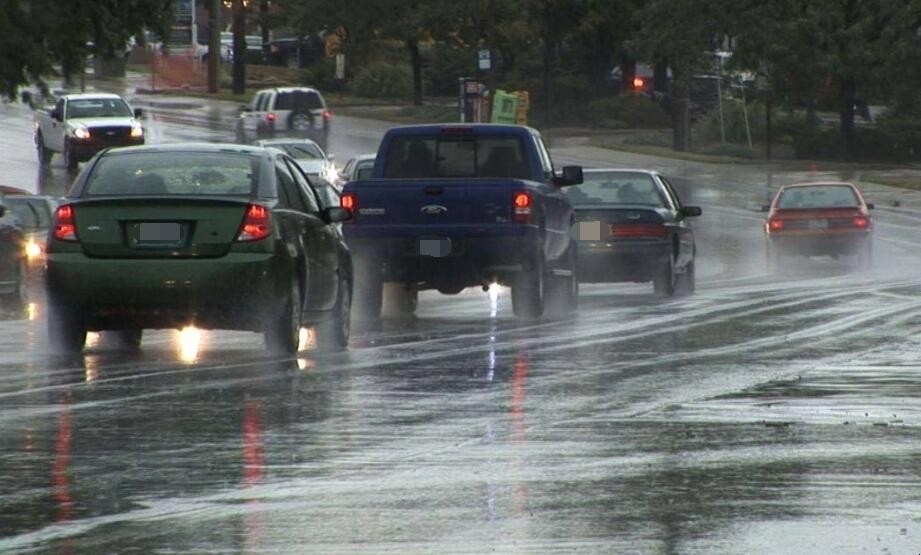 如何防止雨水腐蝕汽車