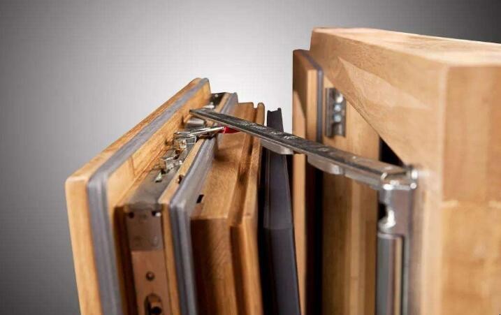 如何保養鋁包木門窗