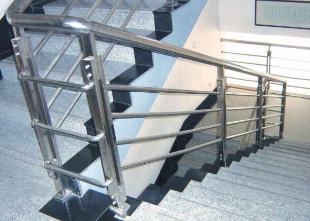 不銹鋼樓梯欄桿如何保養