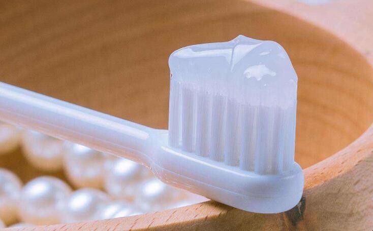 牙膏怎麼修復玻璃劃痕