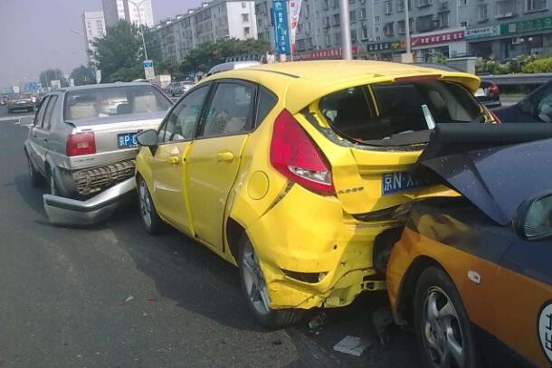 汽車發生交通事故怎麼辦