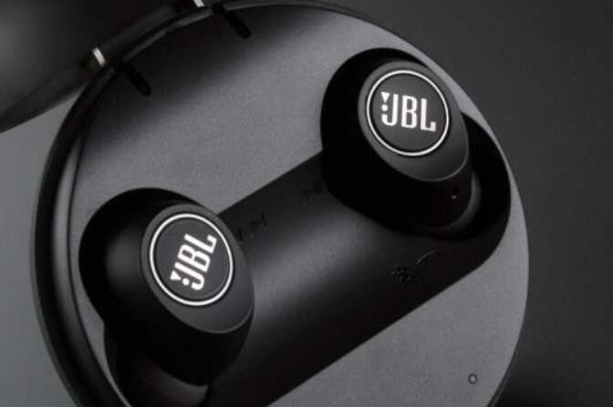 JBL無線藍牙耳機怎麼配對