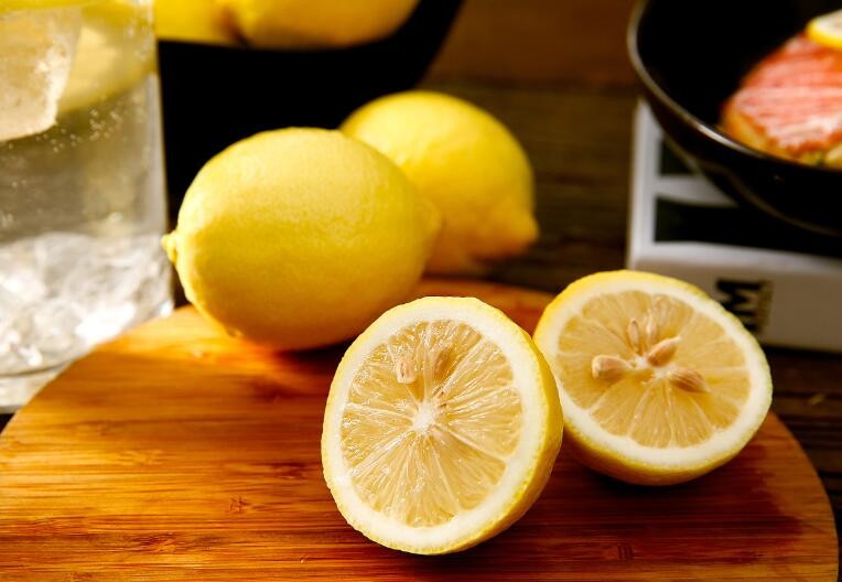 檸檬能美白牙齒嗎
