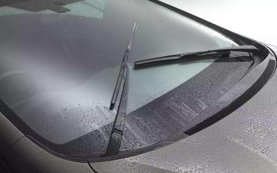 新手開車怎麼正確的使用汽車雨刷