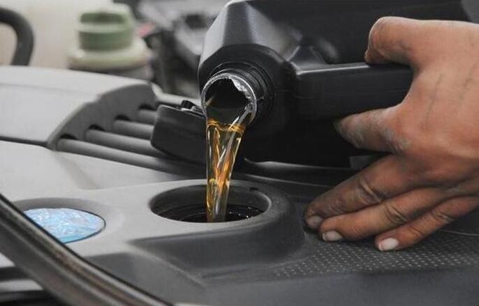 汽車添加潤滑油需要註意什麼
