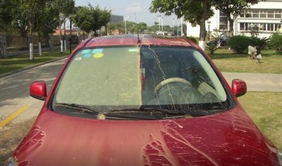 汽車前擋風玻璃被雨刷刮花瞭怎麼修復