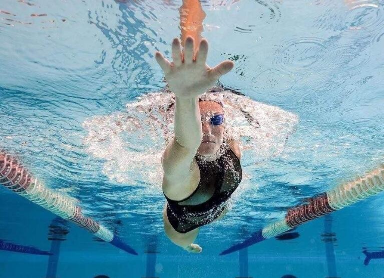 自由泳怎麼遊才不累