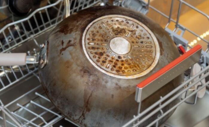 怎麼去除炒鍋底部的污漬