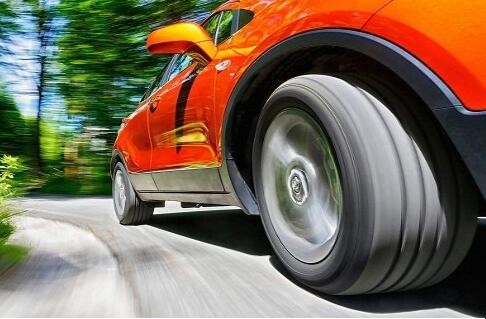 車跑快點聲音大和車輪胎有關系嗎