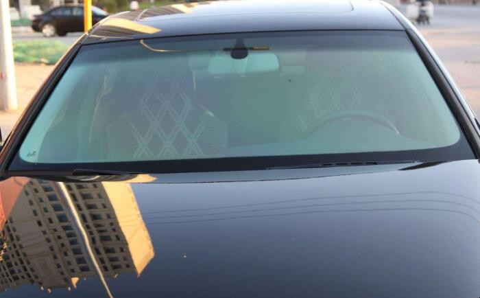 汽車前擋風玻璃貼膜有劃痕怎麼辦