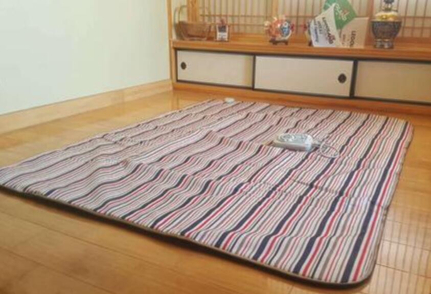 使用電熱毯時上面鋪床單還有輻射嗎