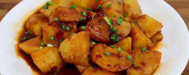傢常紅燒土豆怎麼做 紅燒土豆的做法