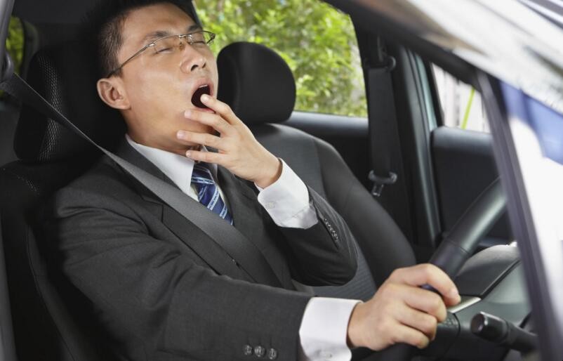 高速開車容易犯困怎麼辦