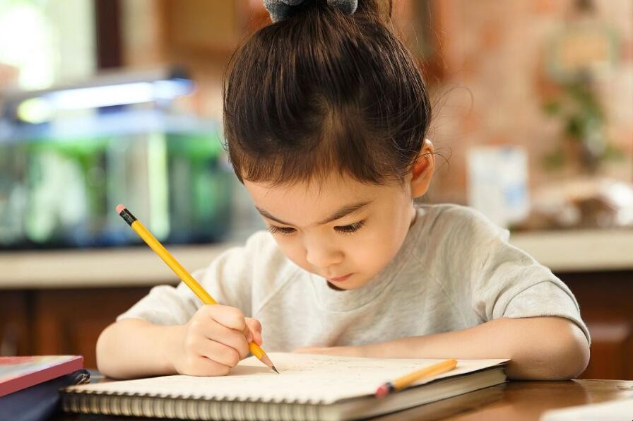 怎麼改掉孩子寫作業慢問題