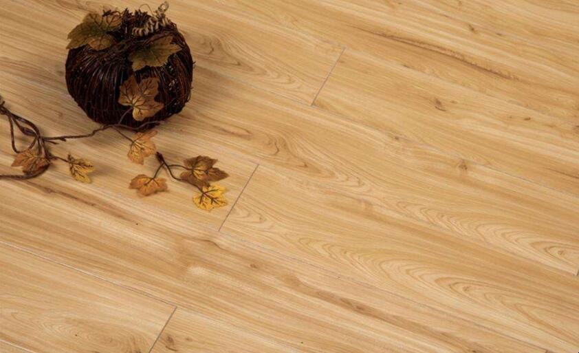 木地板上有膠佈粘過痕跡怎麼去除