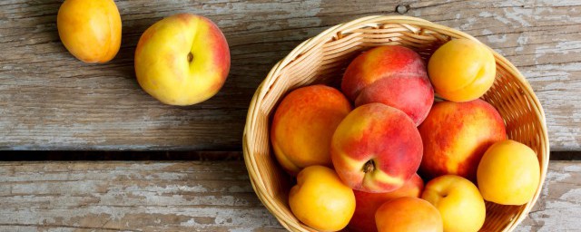 煮桃子吃的功效與作用 煮桃子有什麼好處