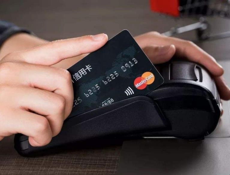 信用卡欠錢一直不還會怎麼樣