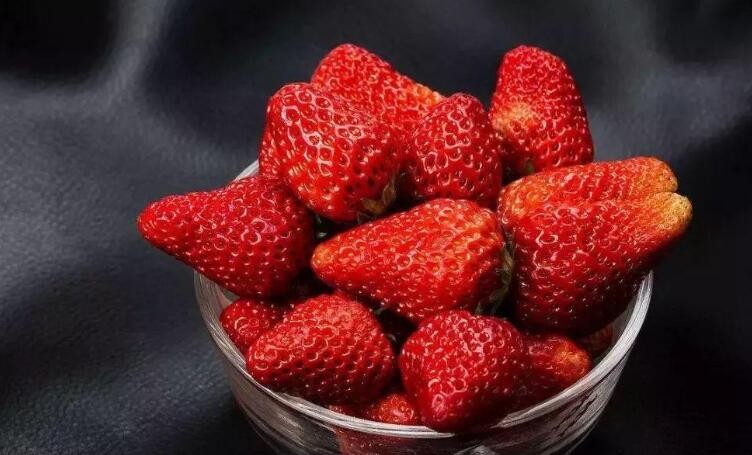 草莓怎麼保存不會破皮