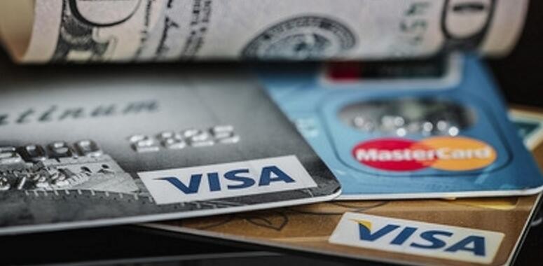 信用卡網上付款可以分期還嗎