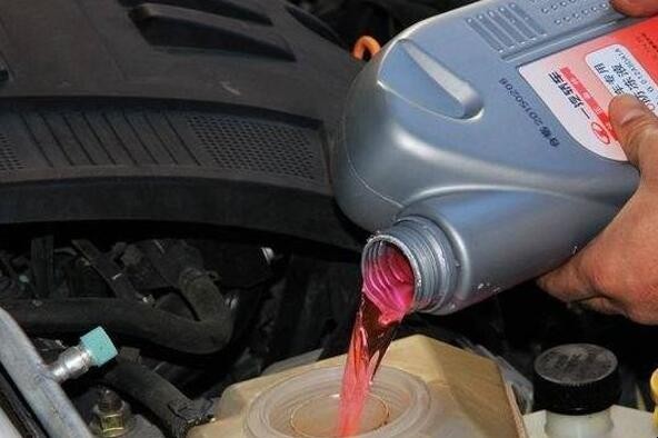 汽車防凍液從水壺溢出的原因是什麼