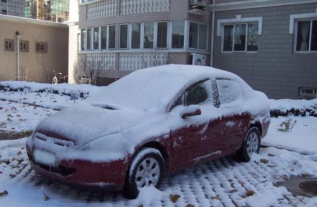 怎麼防止早晨車窗結冰