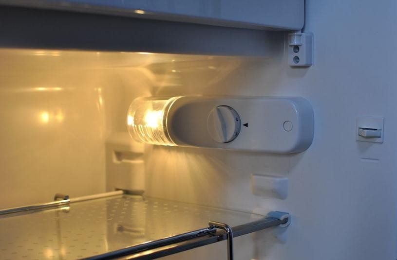 冰箱燈為什麼突然不亮瞭