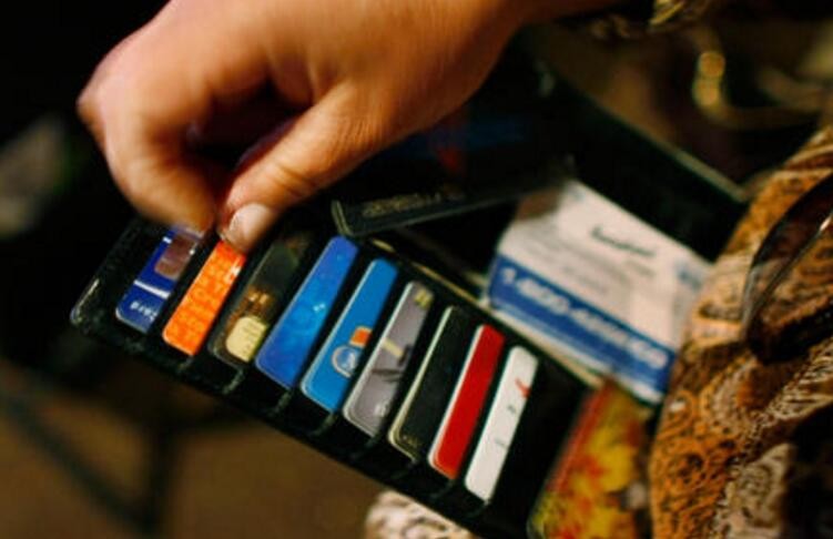 信用卡刷爆是什麼意思