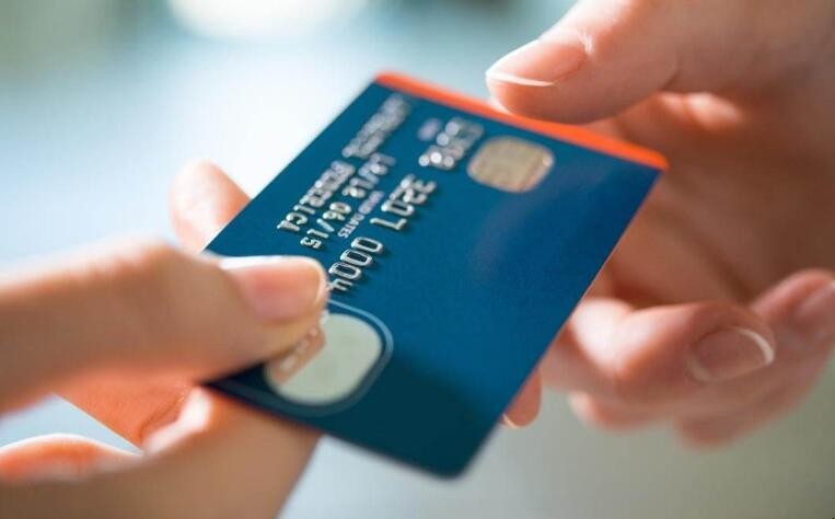 信用卡每月必須消費嗎