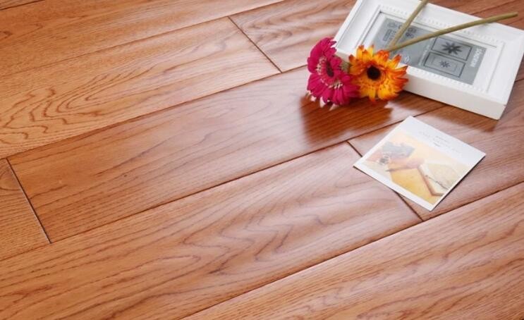 強化復合地板的清潔有哪些技巧