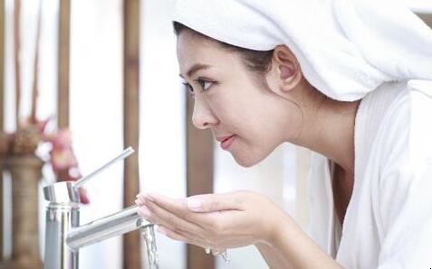 洗完臉護膚小技巧是什麼