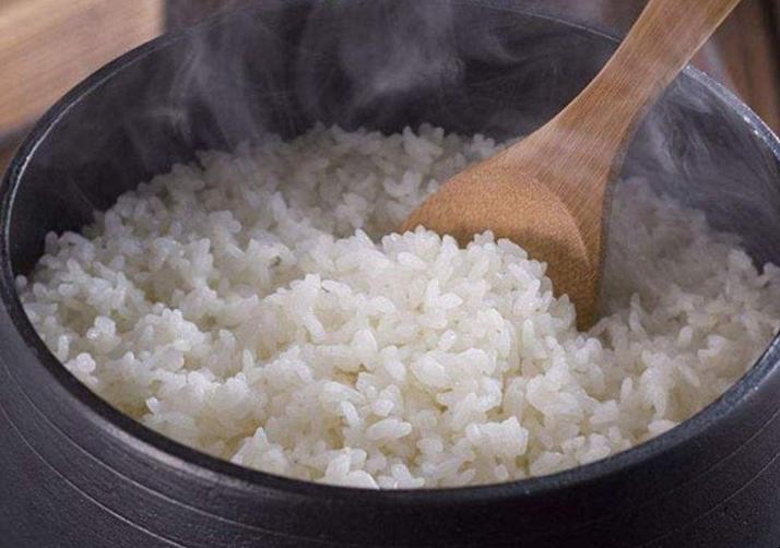 電飯鍋蒸米飯用哪個功能