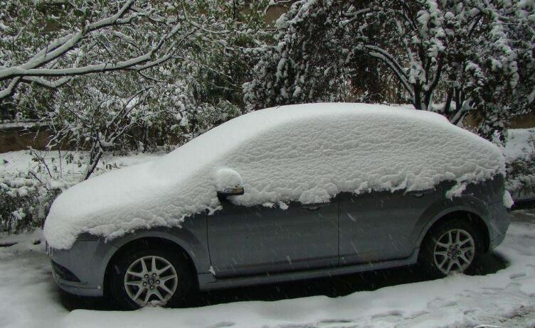 車上有雪用什麼掃比較好