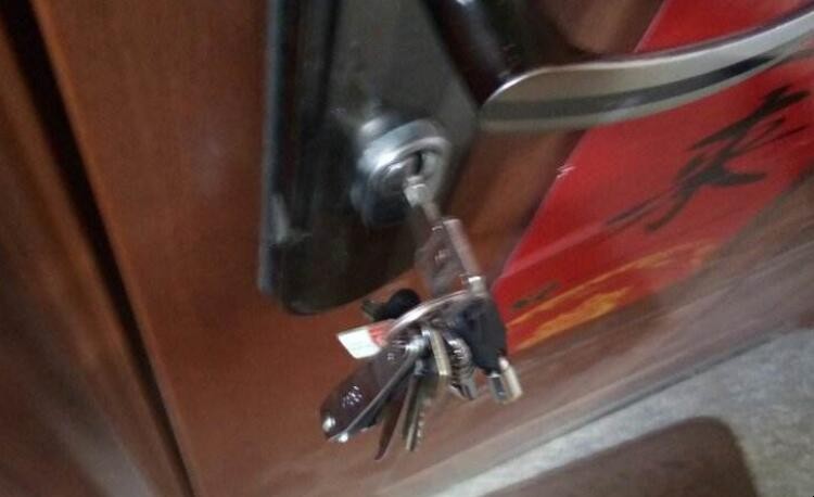 鑰匙插錯孔拔不出來怎麼辦