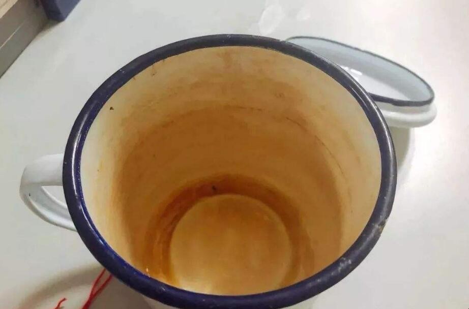 杯子上的茶漬怎麼去除