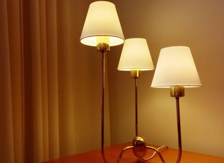 臥室應如何選擇燈泡