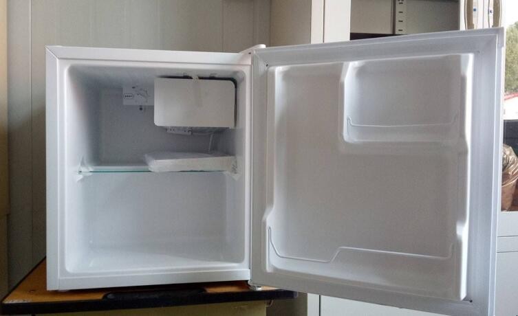 熱水放冷凍層會損害冰箱嗎