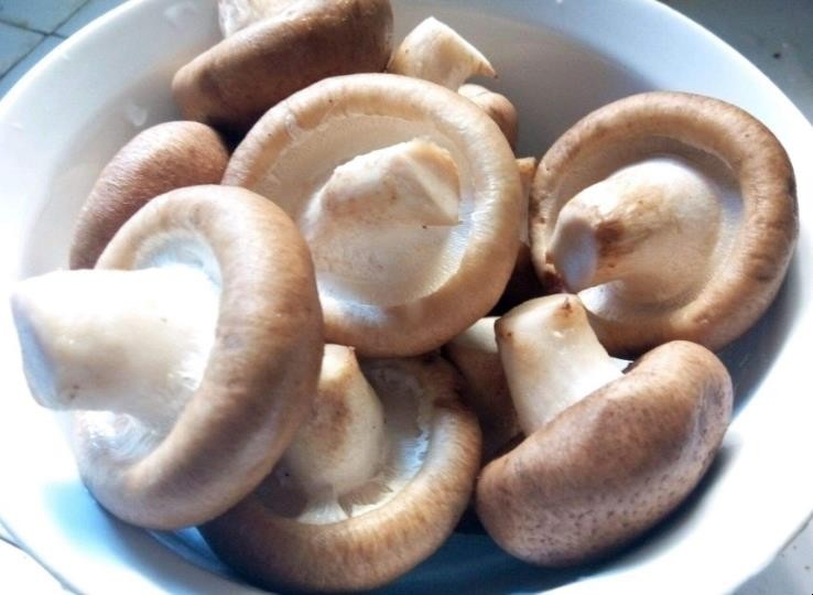 香菇發黑瞭能吃嗎