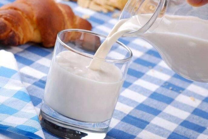 脫脂牛奶和全脂牛奶的區別是什麼