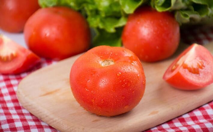 如何分辨催熟西紅柿