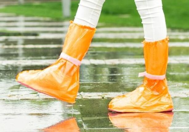 下雨天怎樣防止鞋濕