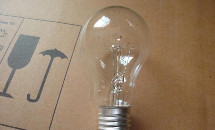 燈泡是誰發明的