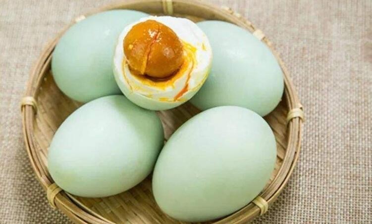 咸鴨蛋蛋白發黃能吃嗎