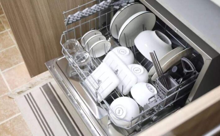 使用洗碗機時需要註意哪些事項