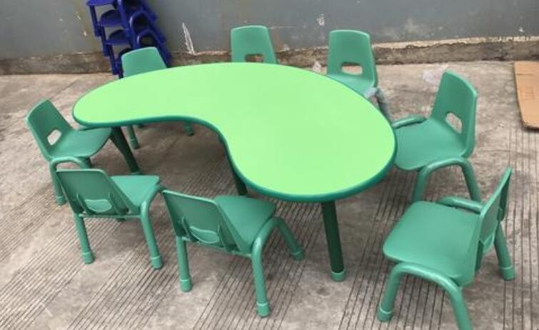 兒童桌椅選擇哪種材質好