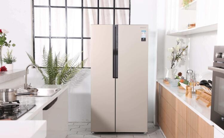 將熱水放入冰箱會更耗電嗎