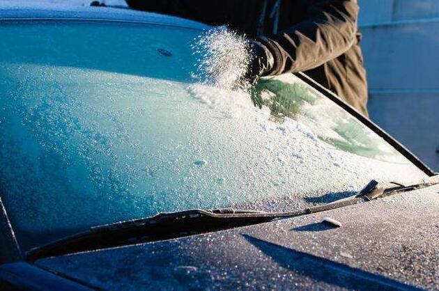 冬天怎麼防止車玻璃結冰
