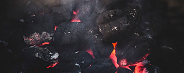 木炭怎麼燒制 木炭作坊式生產方法分享
