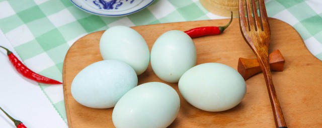 鴨蛋和雞蛋能一起吃嗎 鴨蛋和雞蛋能不能一起吃