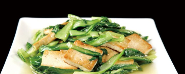 燉青菜油豆腐的傢常做法 如何做燉青菜油豆腐